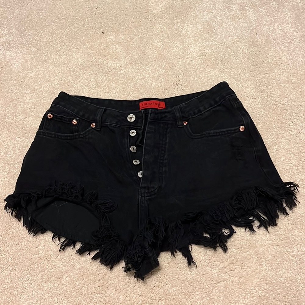 Black Signature 8 Shorts!!
